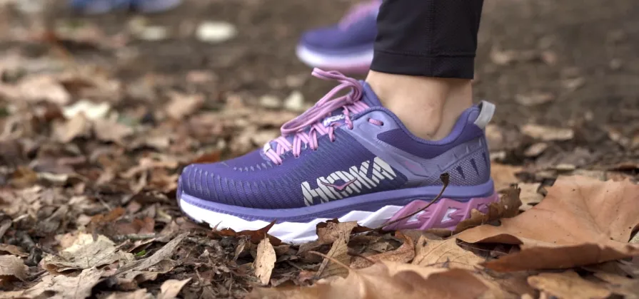 TESTIRALI SMO HOKA ONE ONE ARAHI 2 PATIKE ZA TRČANJE